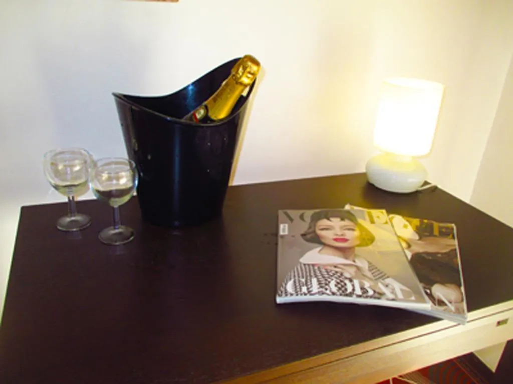 *** Affittacamere Hotel Residenza Paola Palermo Italia
